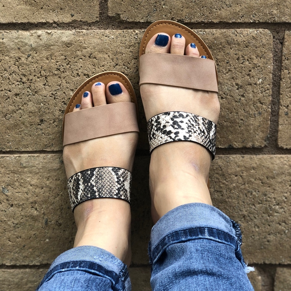 The PURRFECT Flat - SNAKE PRINT      - Picture 6 of 7